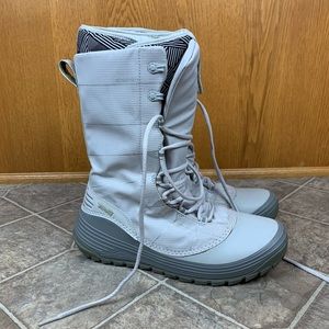 Teva Winter/Snow Boots 3M Thinsulate White/Gray Size 8.5